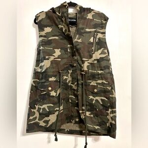 Camouflage Hooded Vest